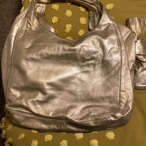 Authentic vintage Valentino Gold Hobo bag - Picture 6 of 7